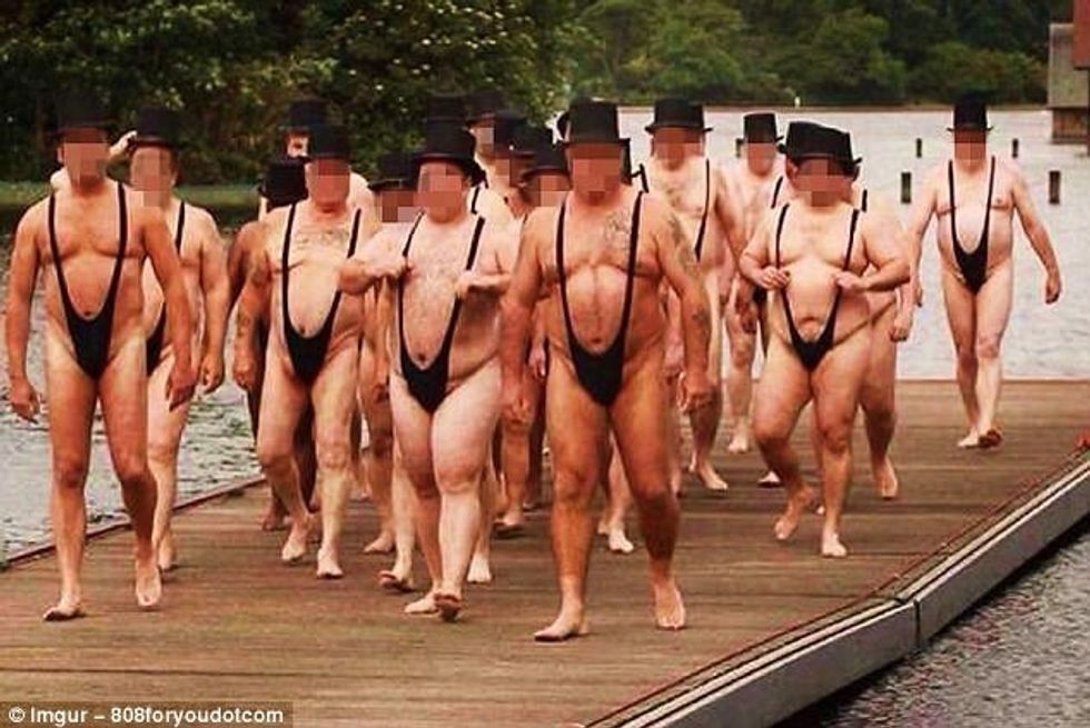 Turistët me kostumet më të çuditshme për plazh foto 8