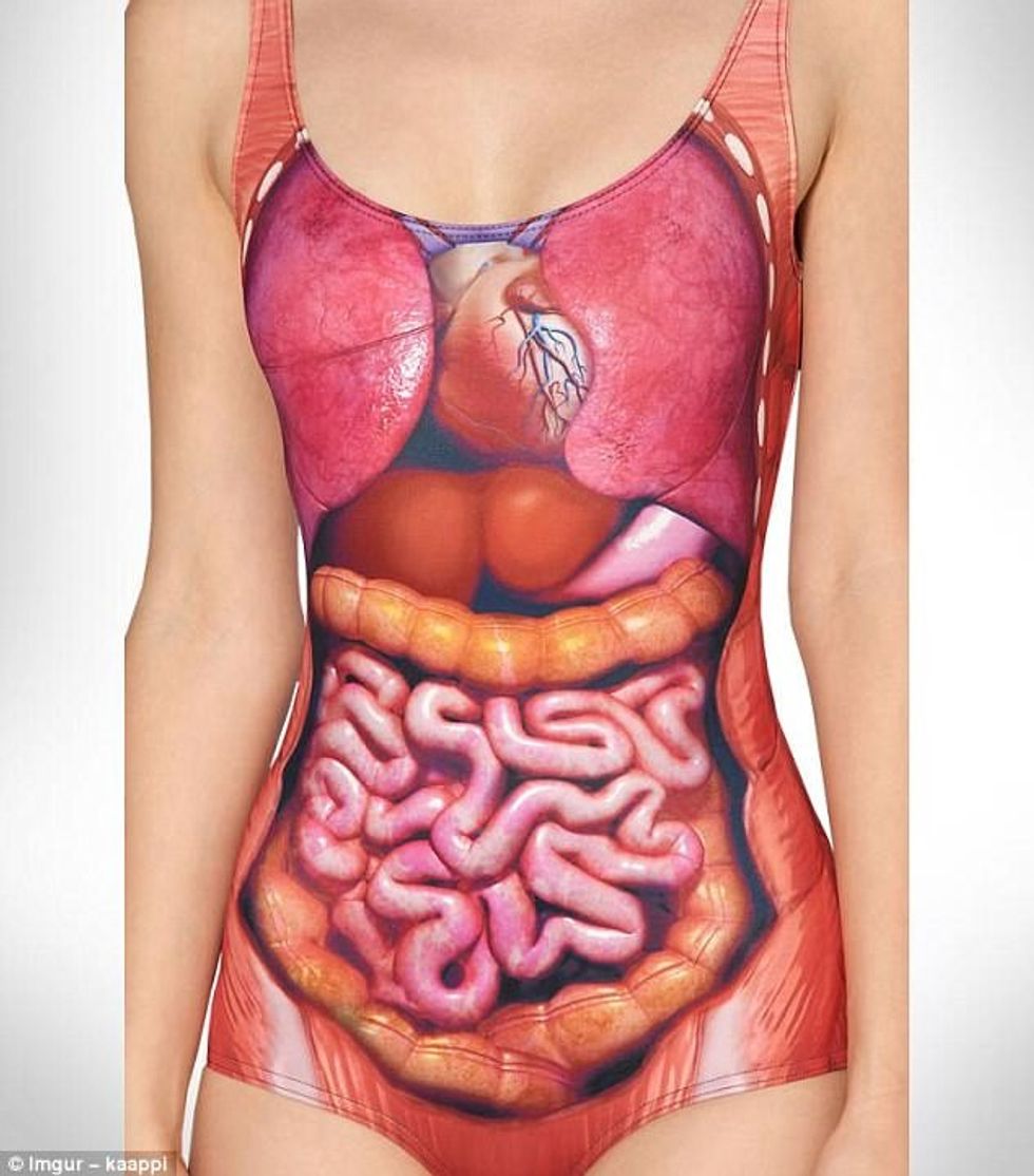 Turistët me kostumet më të çuditshme për plazh foto 9