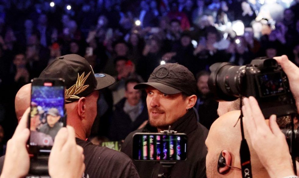 Tyson Fury dhe Oleksandr Usyk përballen