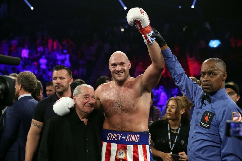 Tyson Fury vs Tom Schwarz 1