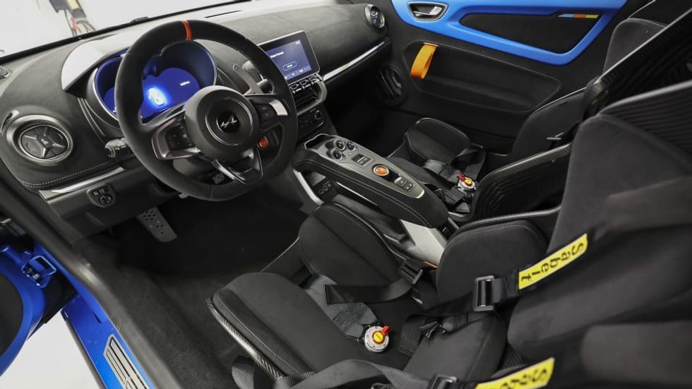 tzgxvfkhkdhjvuek746h