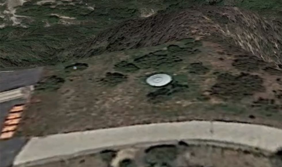 UFO dyshohet se ka qenë i parkuar në një bazë të NASA foto 2