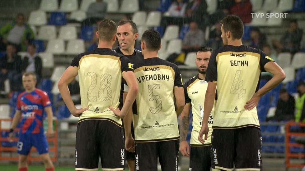 uid 9cbeab1b5d4a8f30deb23965f077a3be1628197498983 width 1280 play 0 pos 0 gs 0 height 720 pilkarze rubina kazan z numerami narysowanymi pisakiem fot tvp sport