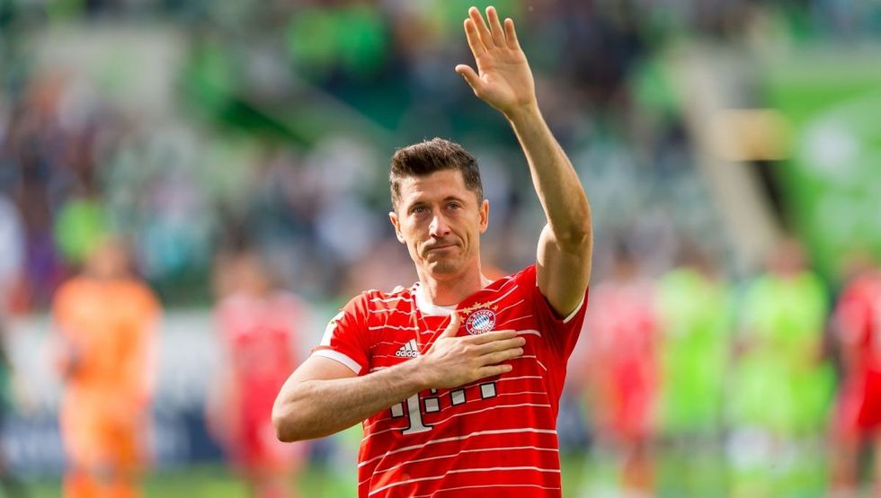 uid f8fcdd7b8ea52f404ab783e536f2fcd81655457717768 width 1200 play 0 pos 0 gs 0 height 678 robert lewandowski czeka na rozwoj rozmow pomiedzy barcelona a bayernem fot getty