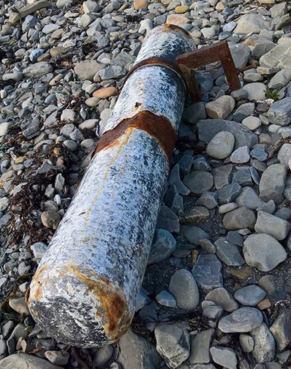 ujerat-e-detit-nxoren-ne-plazh-tubin-e-mbushur-me-kokaine-qe-vlen-pese-milione-euro-foto-2