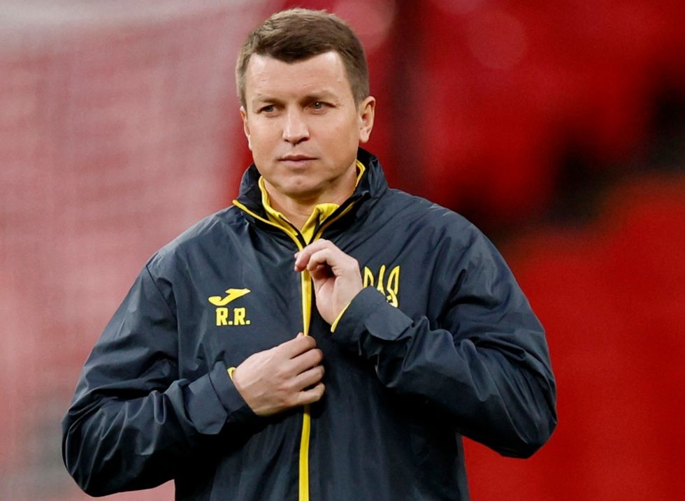 Ukraina dhe trajneri Roslan Rotan janë përballur me një udhëtim makthi drejt Anglisë