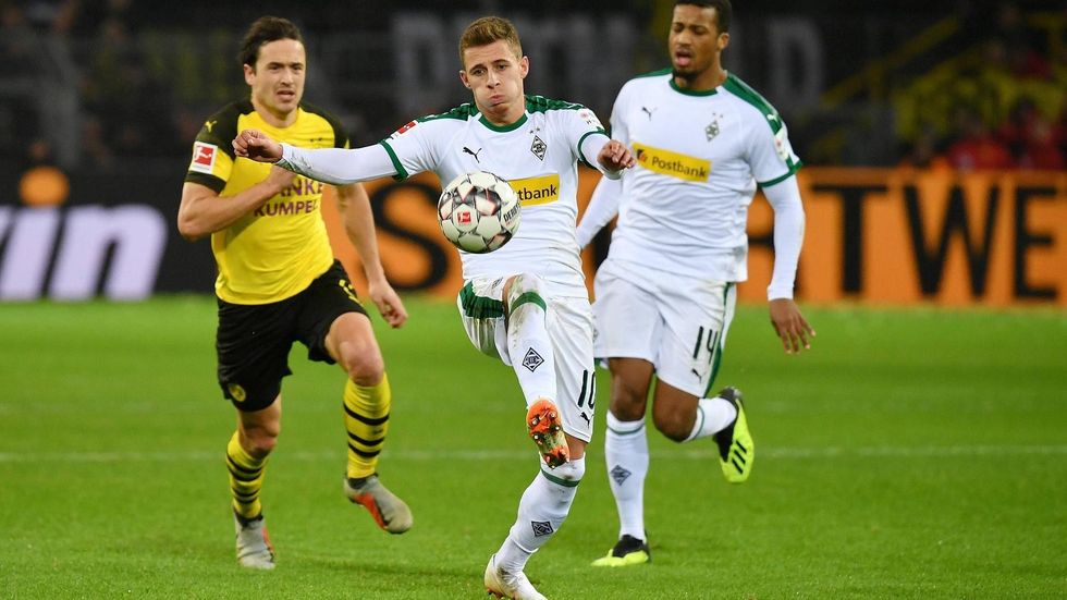 umworben thorgan hazard vo wechselte 2014 zuerst als leihspieler von chelsea zu gladbach und wurde 2015 fest von den westdeutschen verpflichtet nun koennte er bald zum bvb um mittelfeldstar thomas