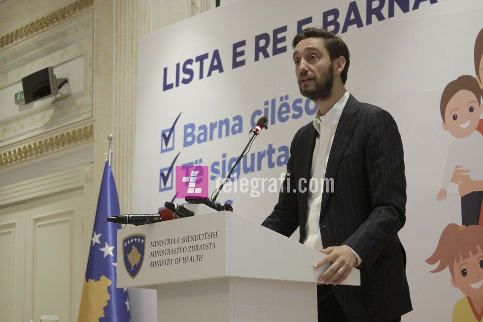 Urani Ismaili ceremonia e nenshkrimit te Listes se re te Barnave Esenciale foto Ridvan Slivova 12