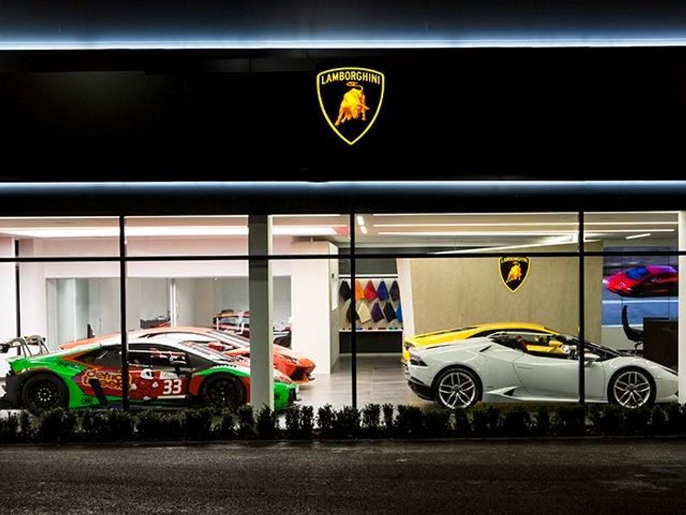 Urus i ri nga Lamborghini do te jete i pershtatur per familjare dhe gra beqare foto 5