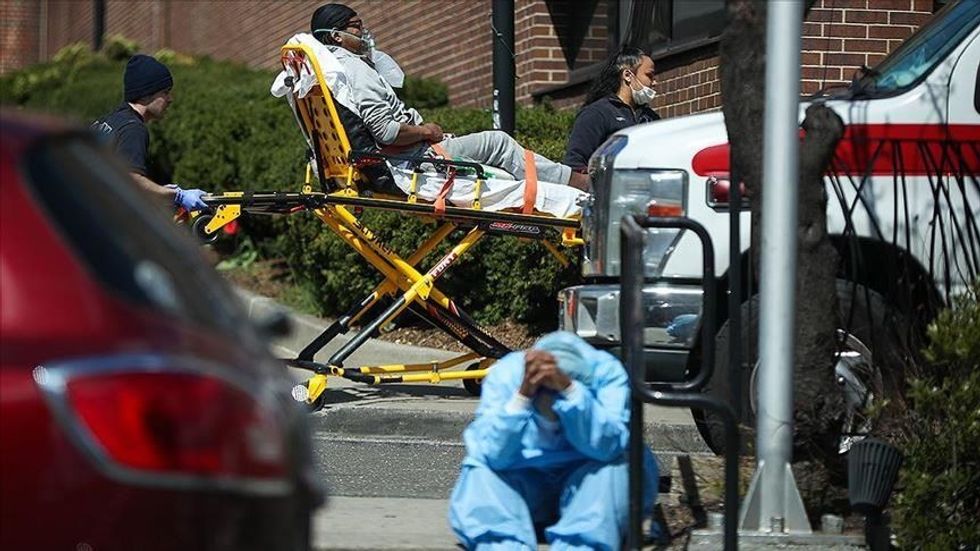 US reports 22,020 coronavirus deaths, 555,313 cases