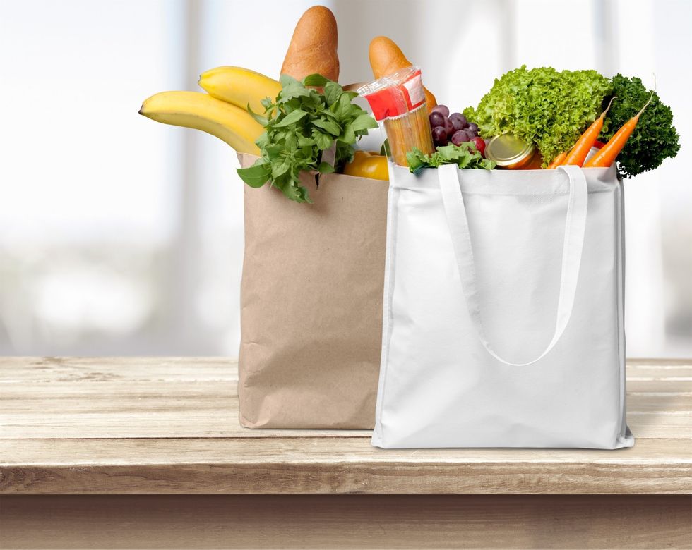 Use separate grocery bags for meat to avoid food poisoning scaled
