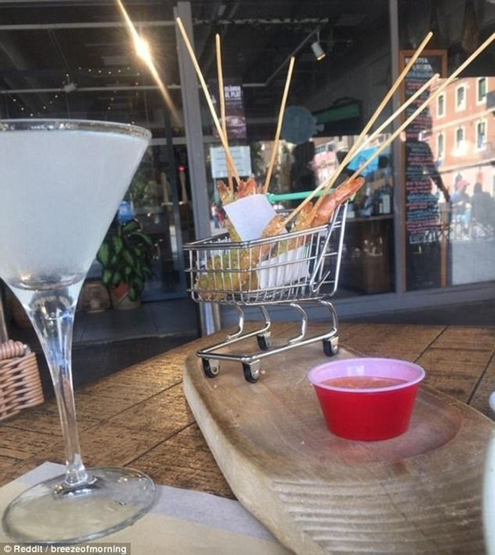 Ushqimet e servuara në çfarëdo tjetër pos ne pjatat e zakonshme foto 5