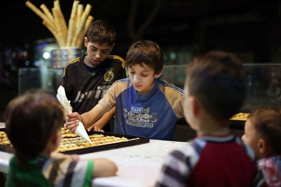 Ushqimet që hanë njerëzit në vende të ndryshme të botës për Bajram foto 2