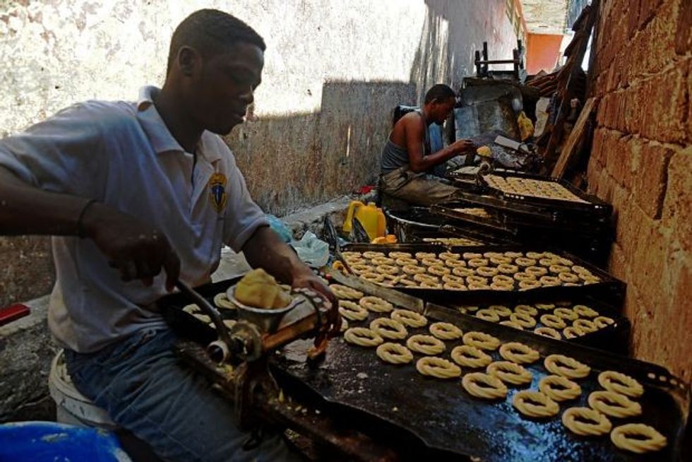 Ushqimet që hanë njerëzit në vende të ndryshme të botës për Bajram foto 7