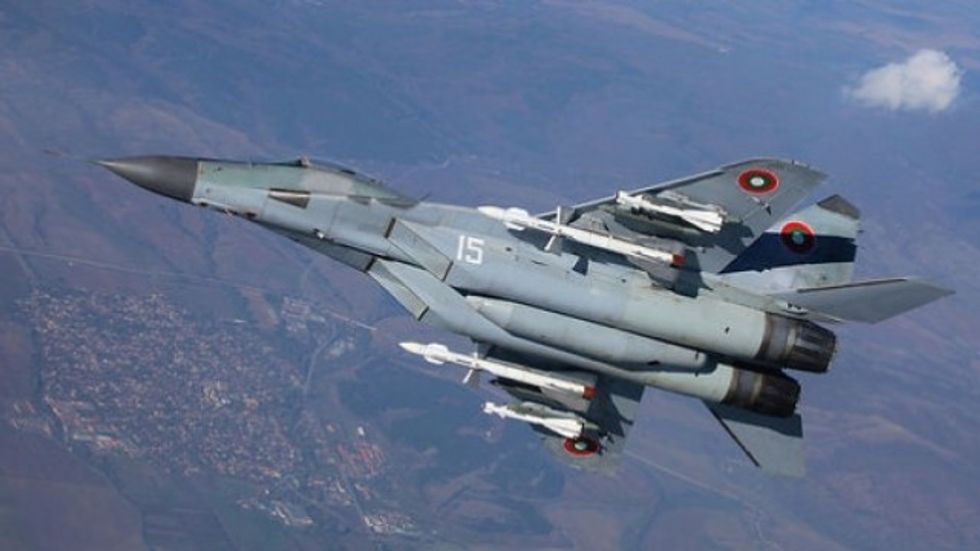 ushtria e serbis euml pajiset me 20 aeroplan euml lufte nga rusia hd