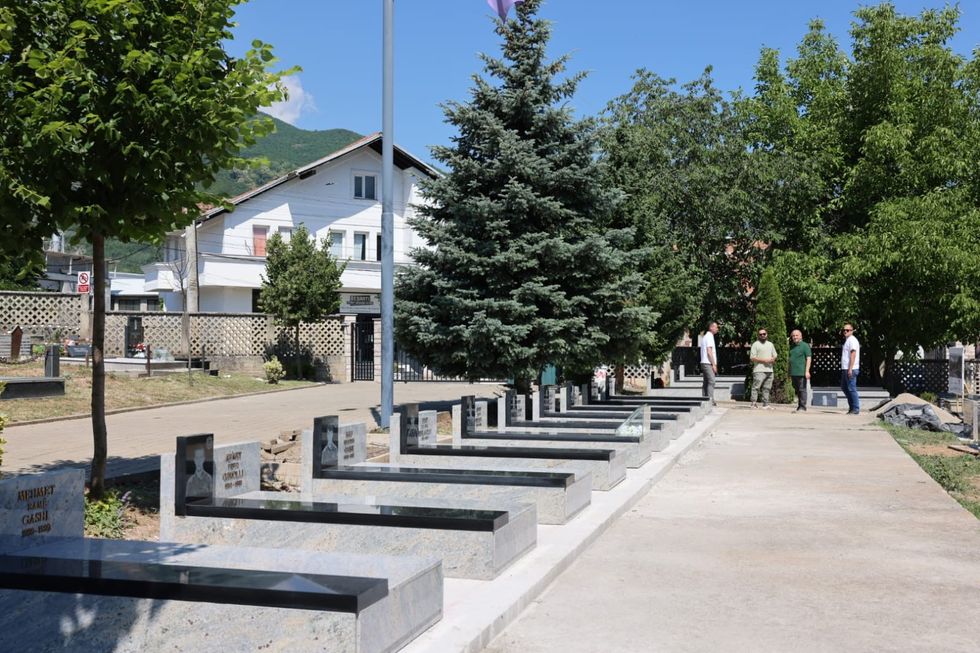 Varrezat e deshmoreve