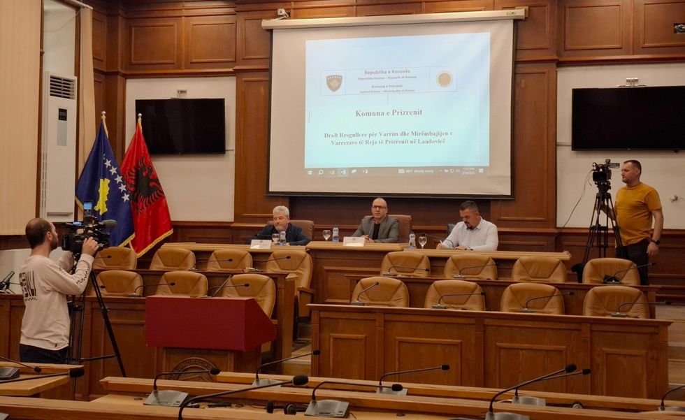 varrezat e reja landovice debat publik scaled