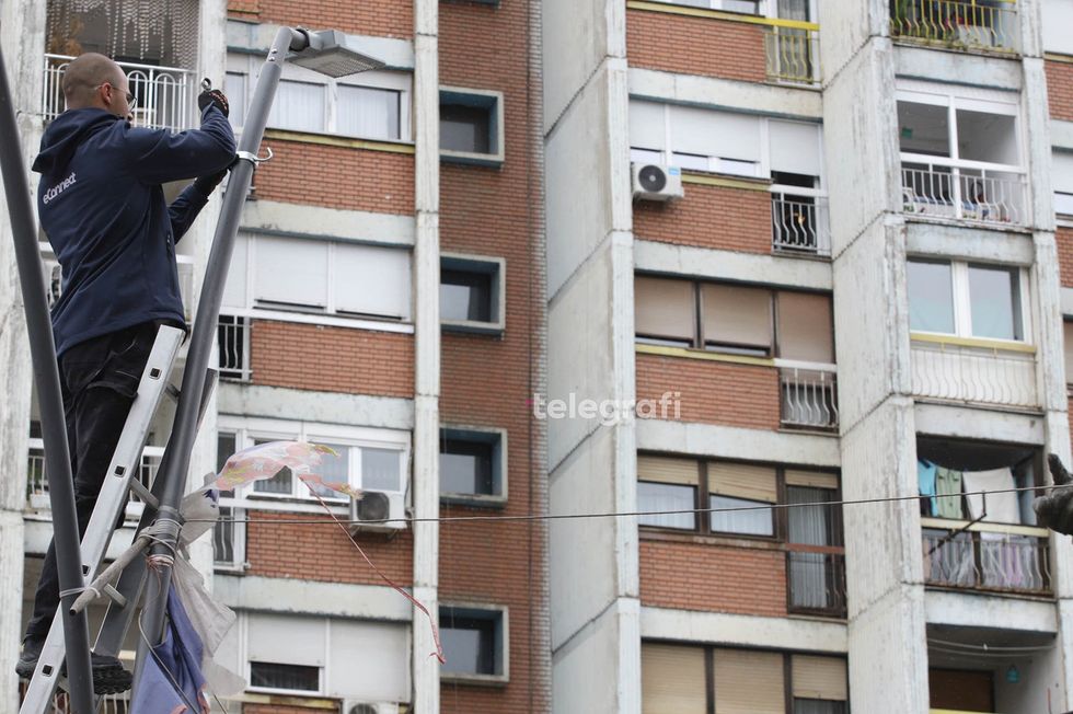 Vendosja e kamerave ne pjeset publike Mitrovica Veriore foto Ridvan Slivova 20