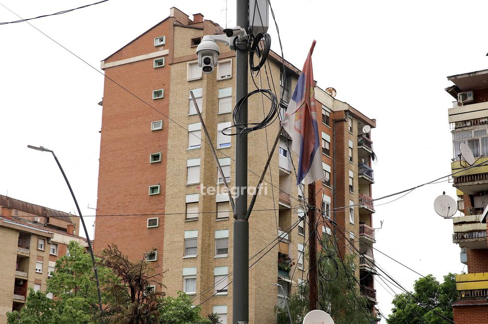 Vendosja e kamerave ne pjeset publike Mitrovica Veriore foto Ridvan Slivova 27