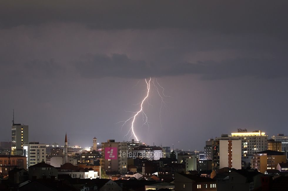 vetetima rrufeja foto Ridvan Slivova 02