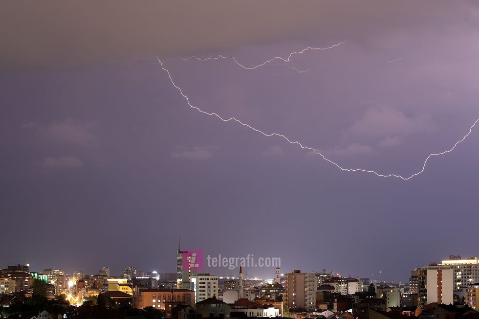 vetetima rrufeja foto Ridvan Slivova 03