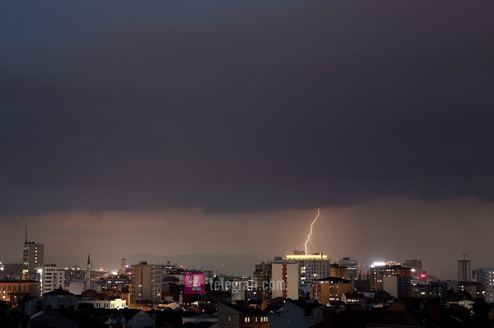 vetetima rrufeja foto Ridvan Slivova 04