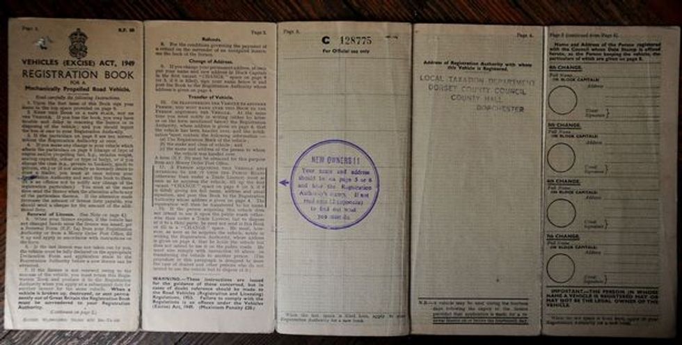 vetura-e-parkuar-per-mbi-dhjete-vjet-eshte-bere-atraksion-i-qytetit-foto-9