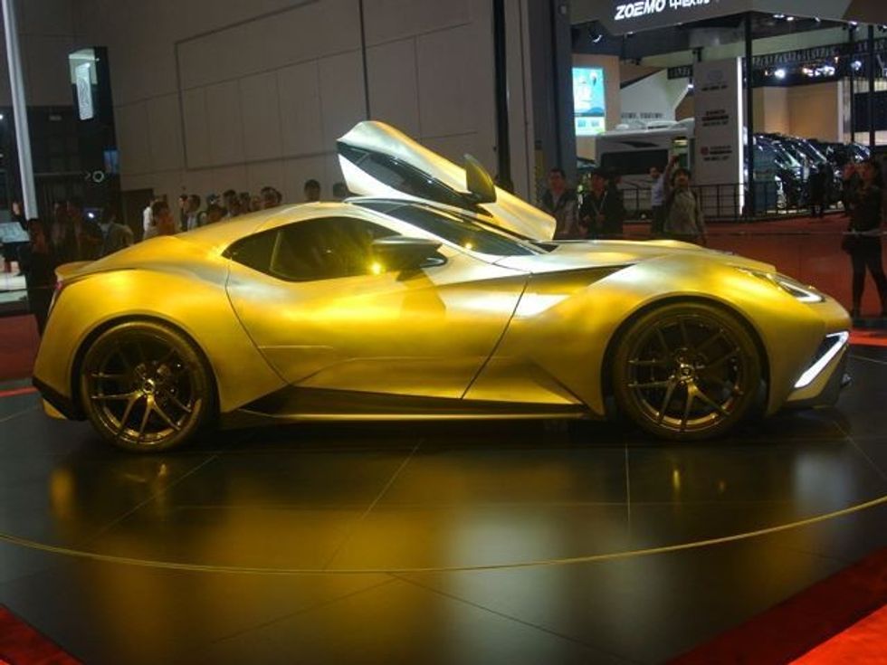 Vetura e punuar tërësisht nga titaniumi del ne shitje per dhjete milione dollare foto 5