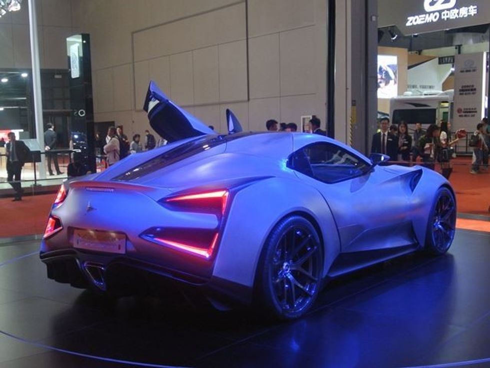 Vetura e punuar tërësisht nga titaniumi del ne shitje per dhjete milione dollare foto 6