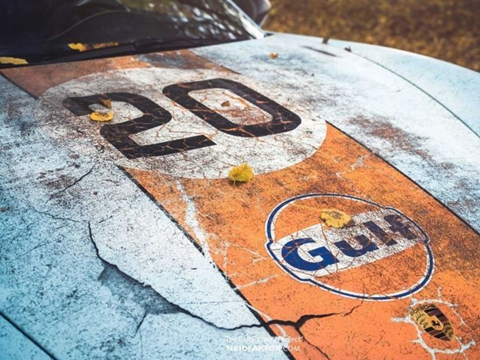 Vetura që kushton rreth 100 mijë euro lyhet qe te duket sikur eshte e ndryshkur foto 8