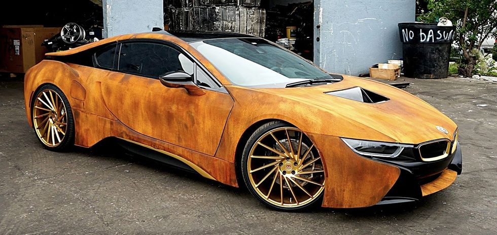 veturen-bmw-qe-kushton-mbi-130-mije-euro-e-beri-te-duket-sikur-te-jete-e-ndryshkur-foto-6