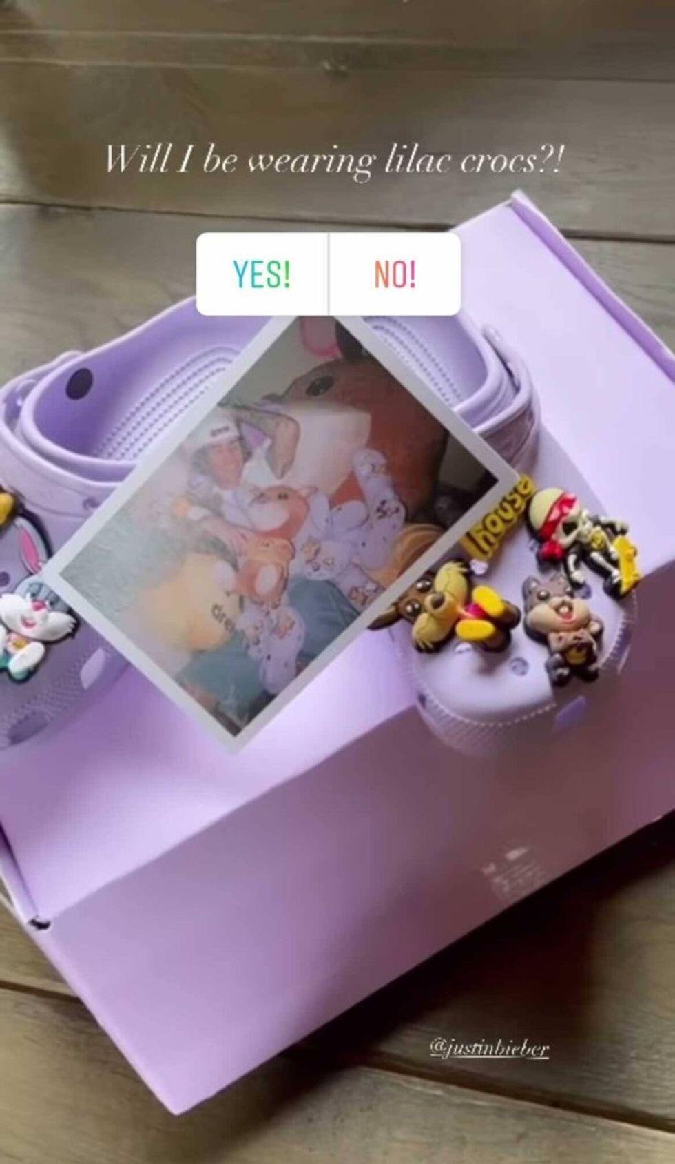 victoria beckham justin bieber crocs