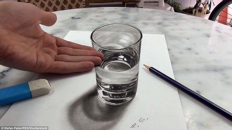 Vizatimet tredimensionale që duket sikur kanë dalë nga sipërfaqja foto 6