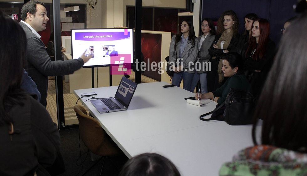 vizita e studenteve te UP se ne Telegraf foto Ridvan Slivova 5 e1572451610972