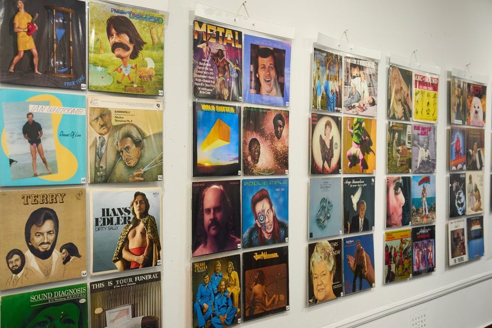 Ekspozita me kopertinat më të këqija të albumeve: Qesharake 