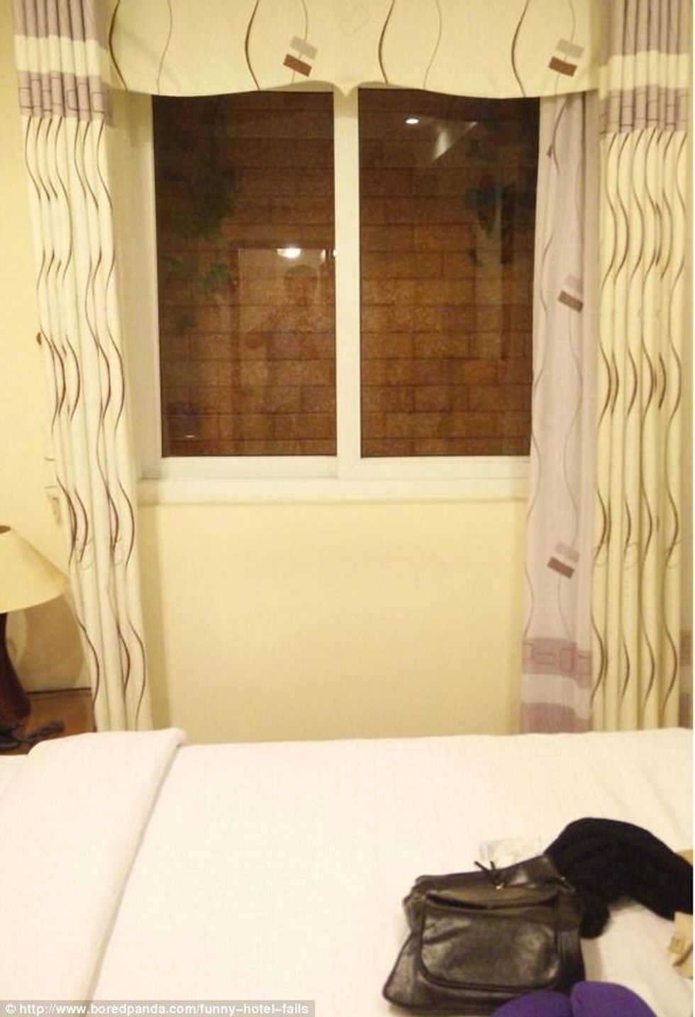 Vizitorët tregojnë ambientet më të çuditshme që kanë parë në hotele foto 10