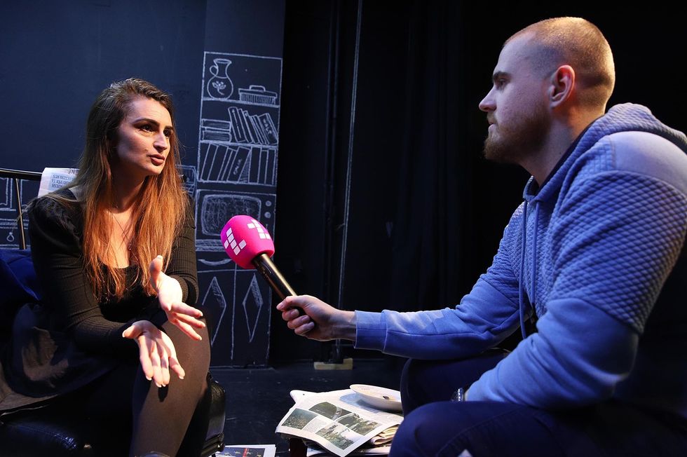 Vjose Tasholli aktore Shfaqja Dhoma e Dites foto Ridvan Slivova 3