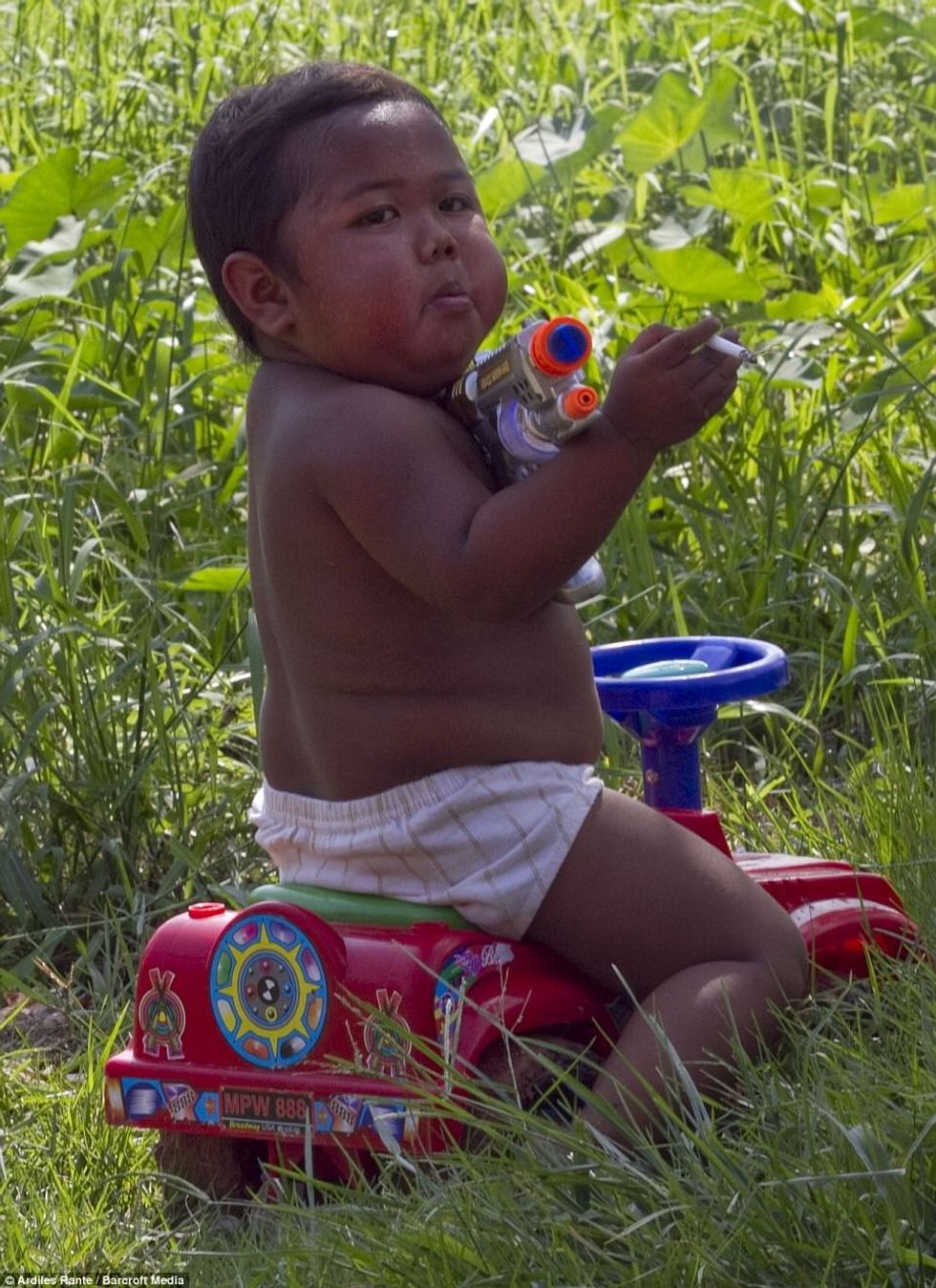 Vogëlushi që tymoste nga 40 cigare në ditë tani eshte i shendoshe dhe nxenes i shkelqyer foto 5