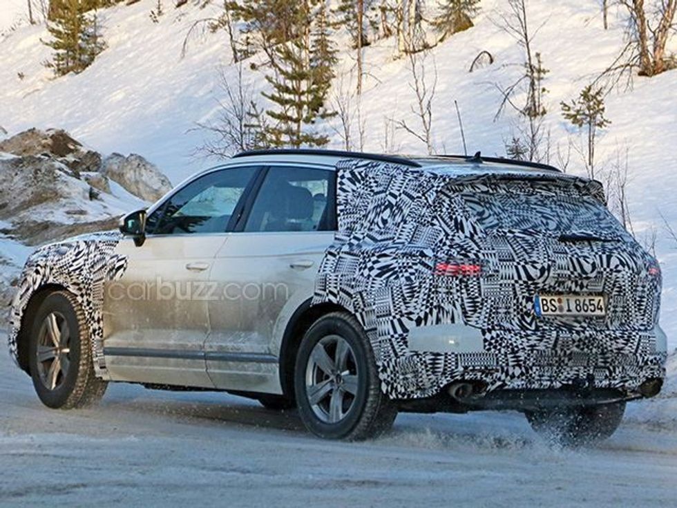 Volkswagen Toureg i ri konkurence e forte per makinat SUV foto 5