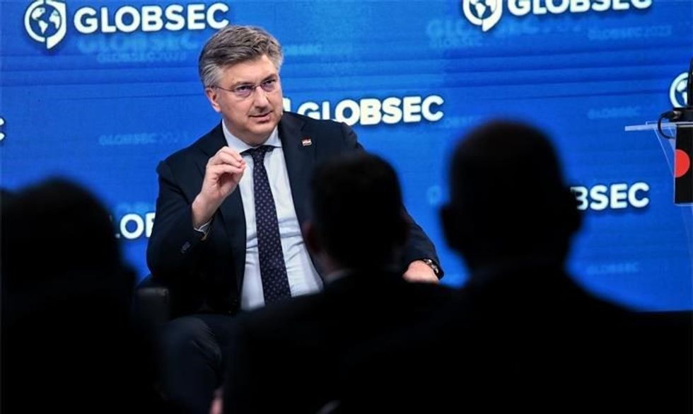 VRH 7516 01 e1685611068770