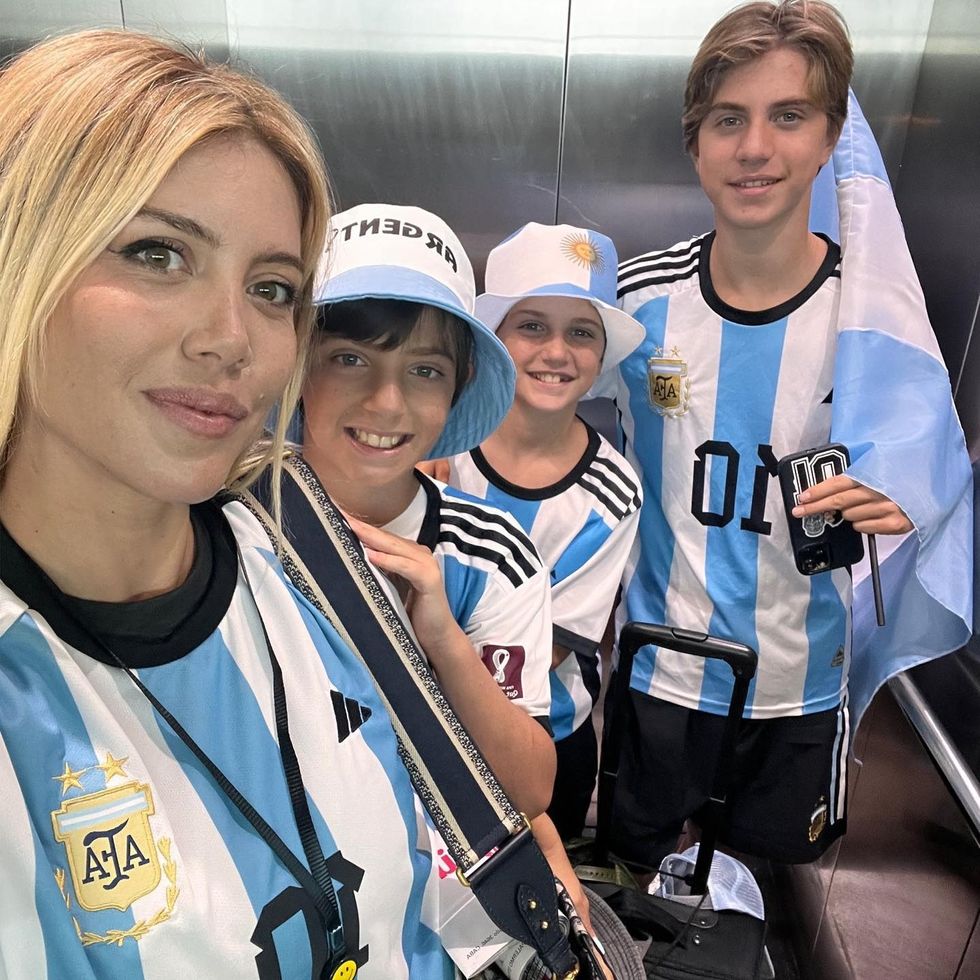 wanda nara kids pose messi 783716101