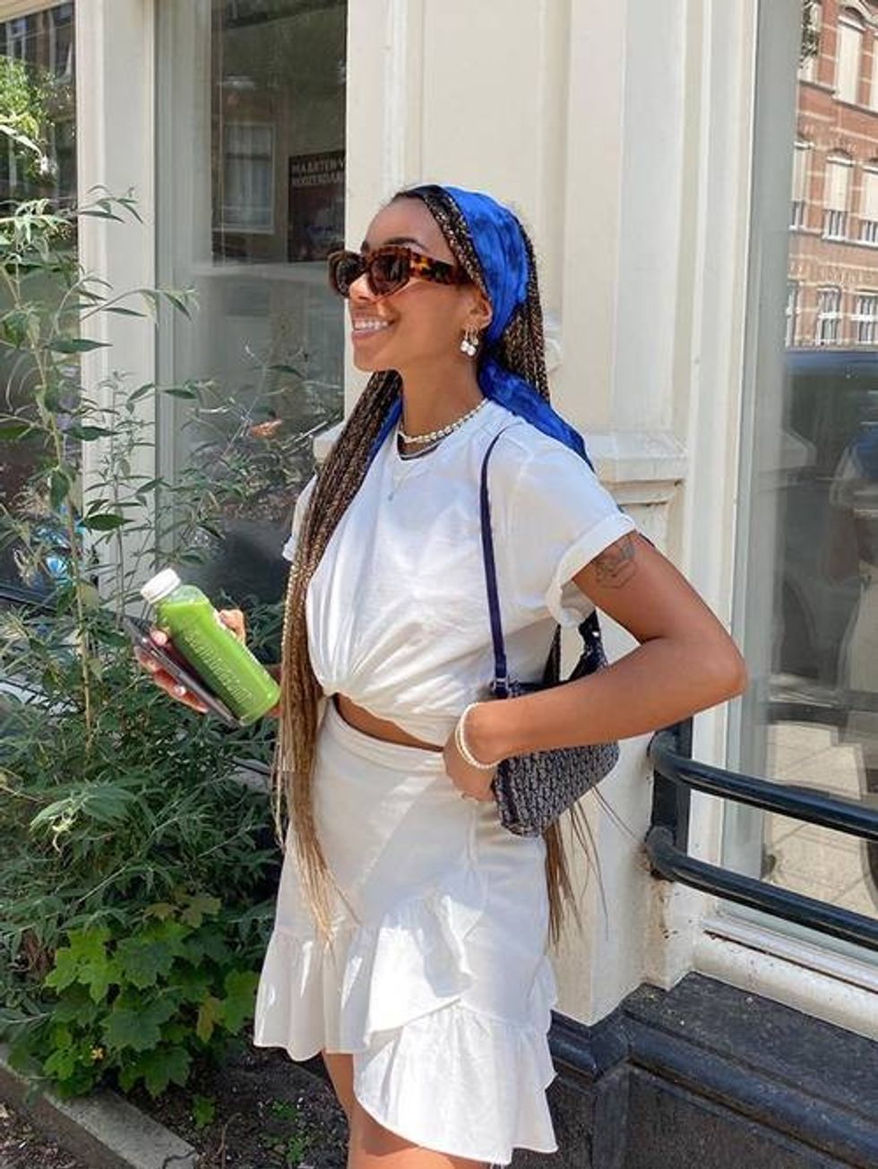 white tshirt women 288475 1596548755463 image.c