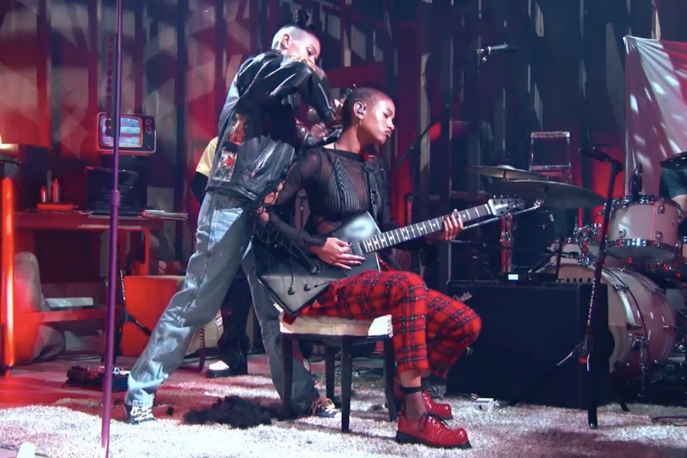 willow smith shaves head