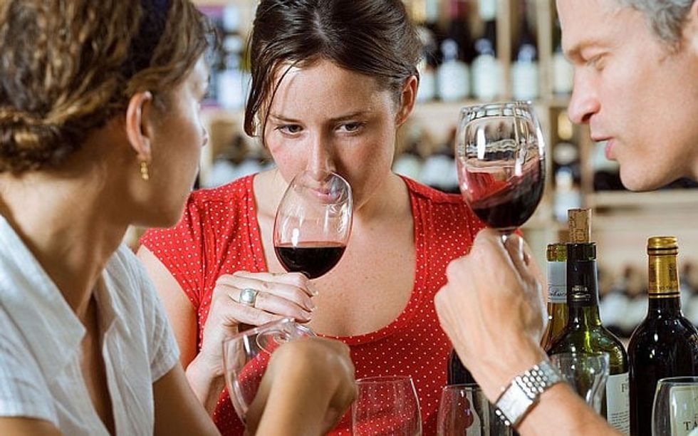 Wine tasting A7N8M 3446302b