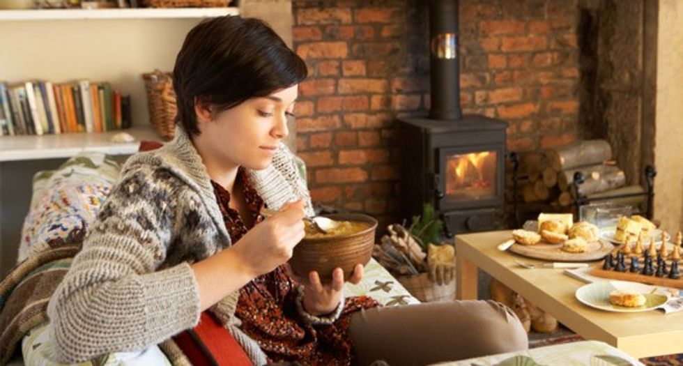 winter eating 1481604811