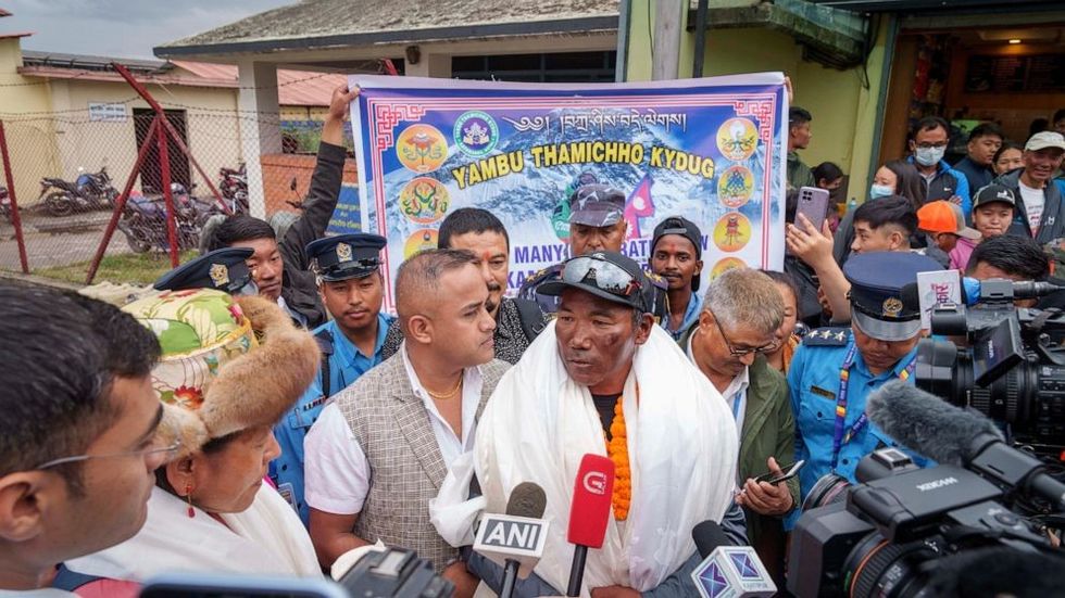 wirestory ff9a5121e5ed8e19f1c8b1333f265f82 992