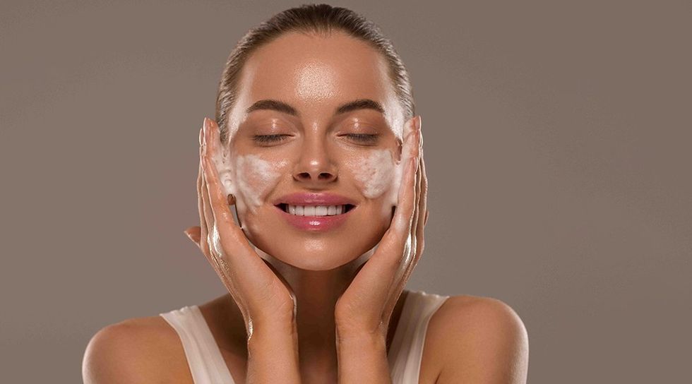 woman face mask wash soap