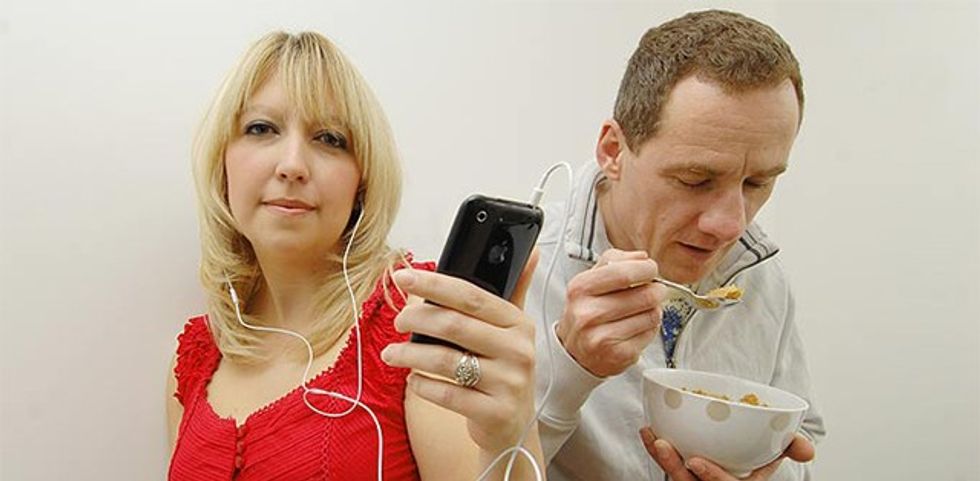 woman-sufferes-from-a-phobia-to-the-sound-of-people-eating