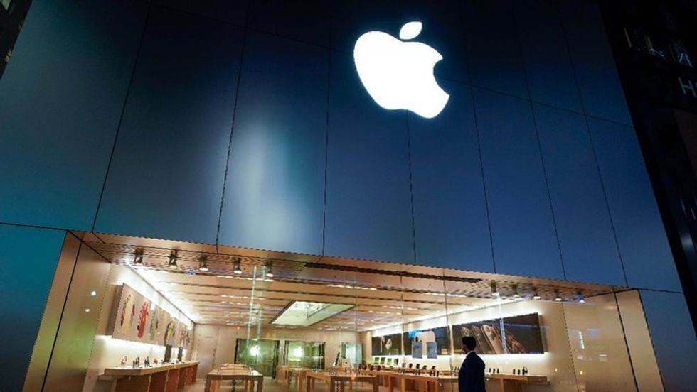 wow apple punya valuasi us 2 triliun 3 169