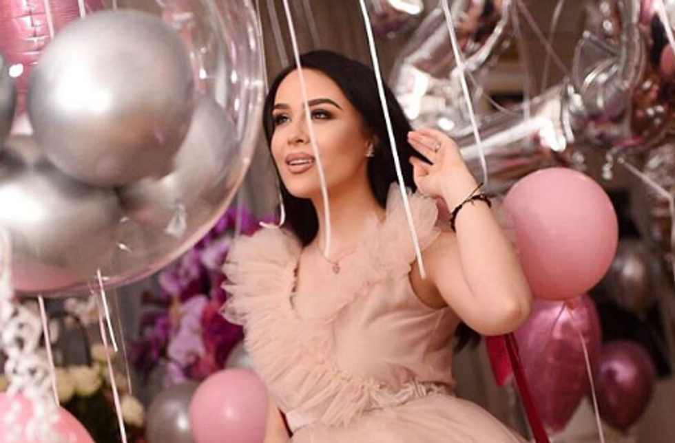 xhensila 1 e1523362413883